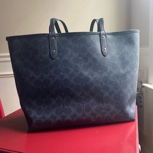 Navy coach tote